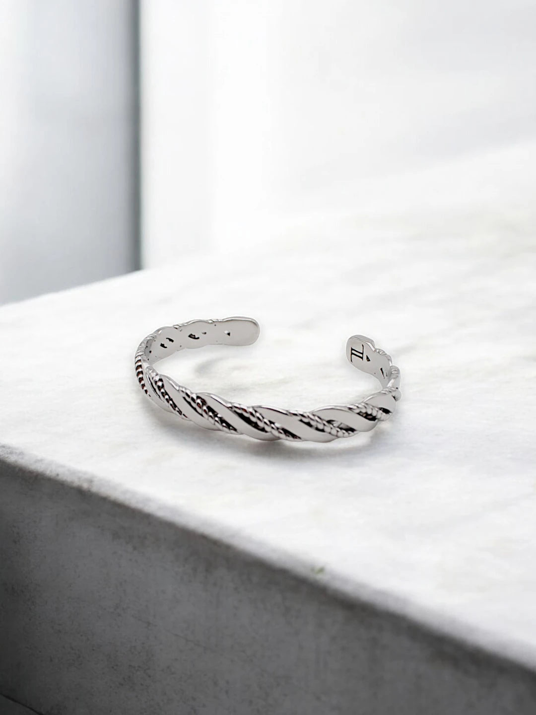 Silber Herren Edelstahl Armreif – verstellbar und minimalistisch